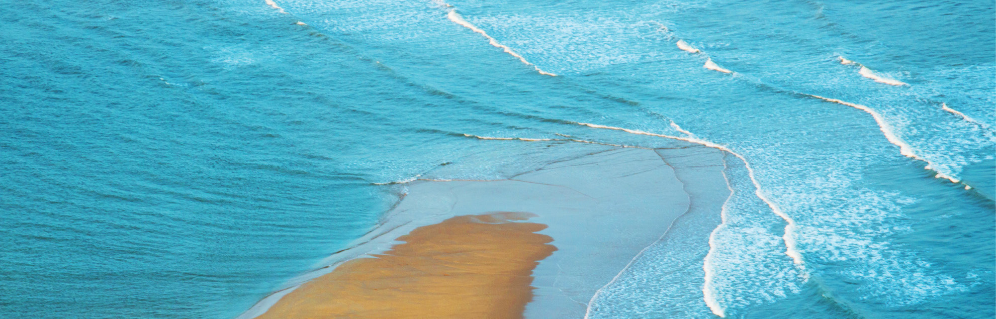 Phase shifted beach waves