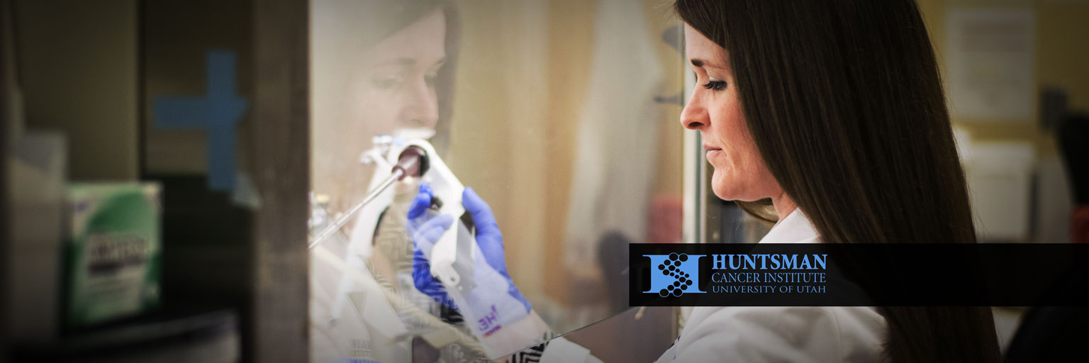 Women working in a cell laboratory